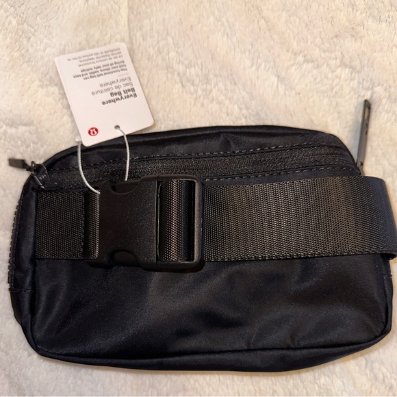 Lululemon NWT Everywhere Belt Bag Pride 1L - Picture 6 of 10